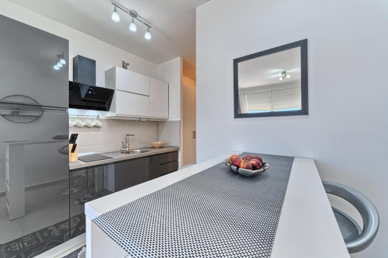 Apartment Modern With Sea View 150 Meters To