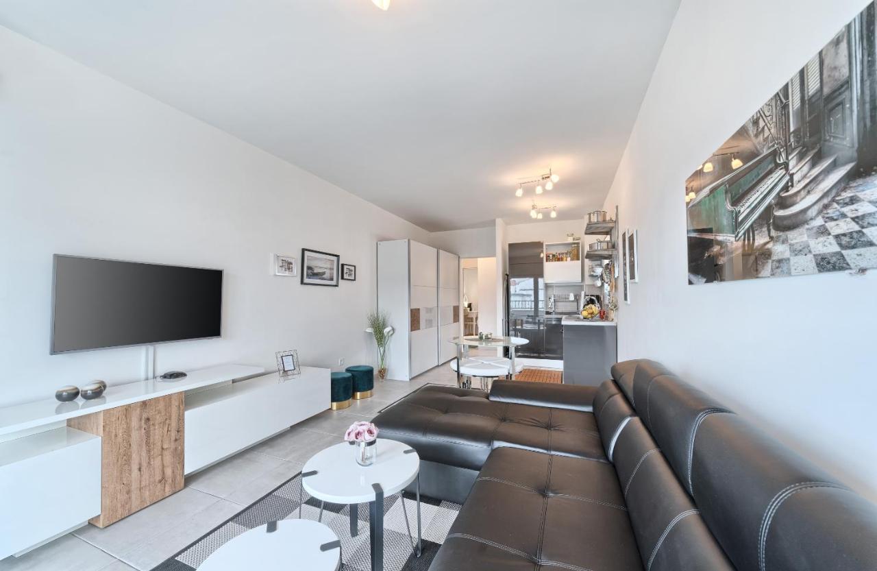 Modern With Sea View 150 Meters To Apartment